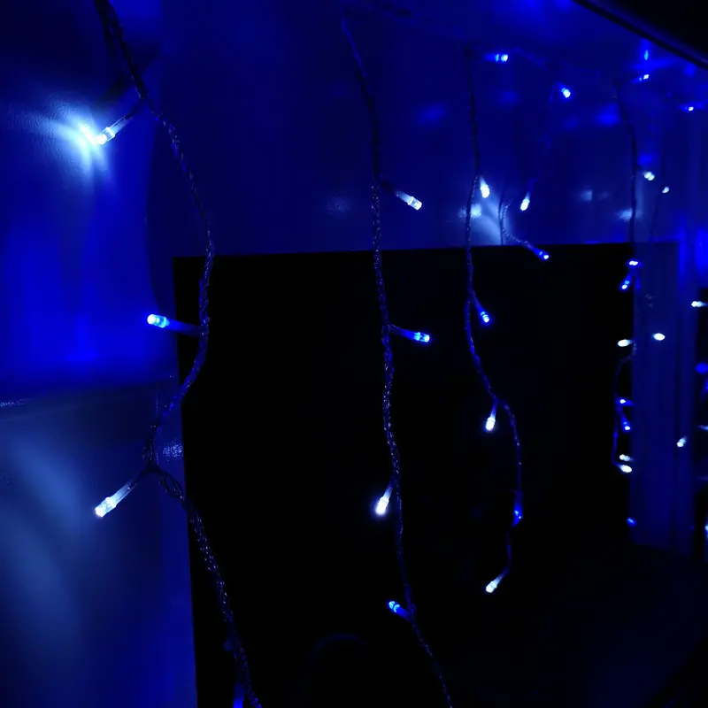 11.8M Premier Iciclebrights Blue & White Led Icicle Lights – 480 Leds On Clear Cable 1