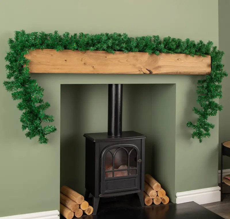 2.7-Meter Lush Green Christmas Garland With 260 Realistic Tips 1