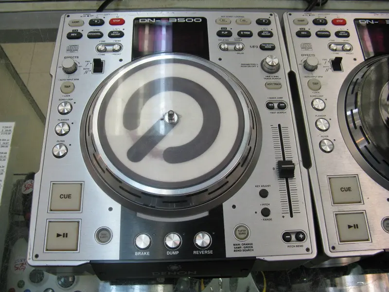 2 Denon Dn-S3500 Cd Players 1
