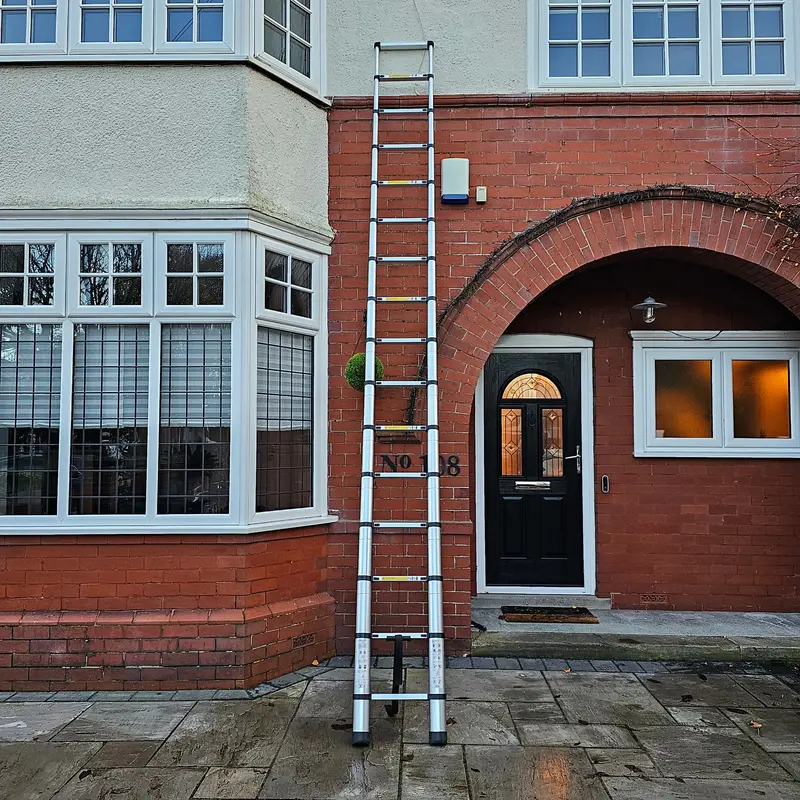 4.7M Telescopic Loft Ladder – Lightweight Extendable Folding Ladder For Storage & Access 1