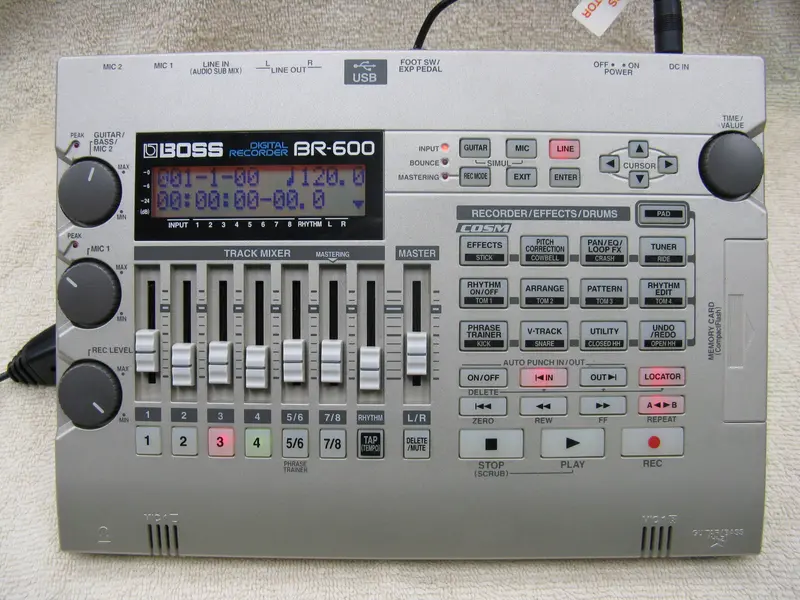 Boss Br-600 Portable Digital Audio Recorder 1