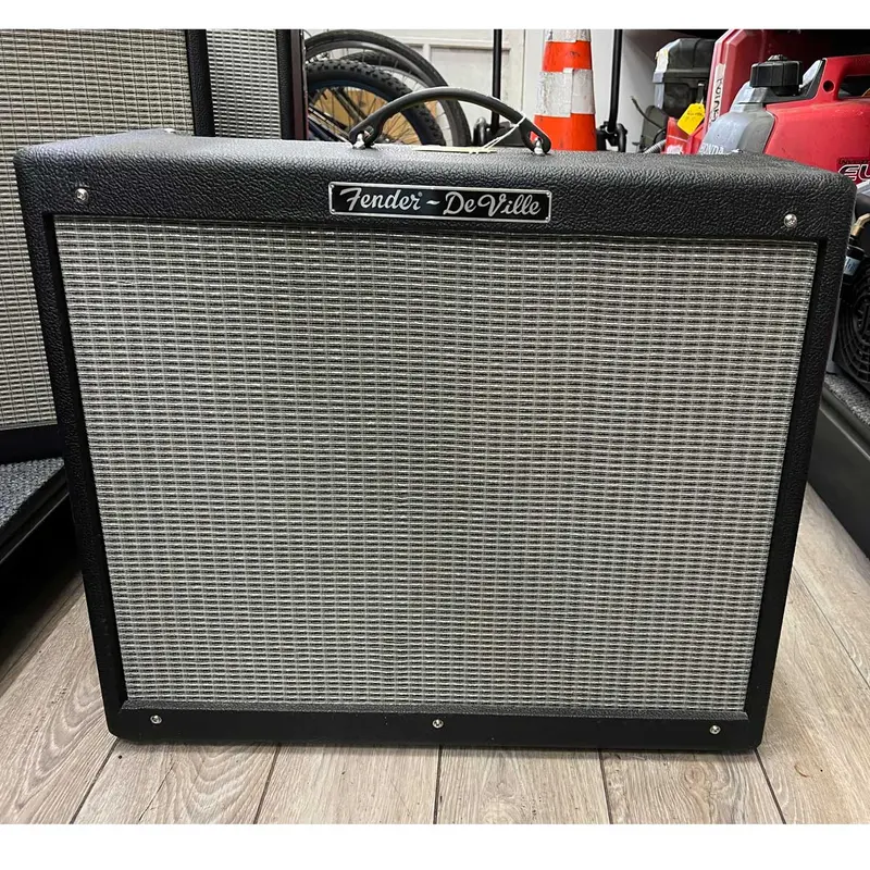 Early 2000S Fender Hot Rod Deville 212 Combo Amp 1