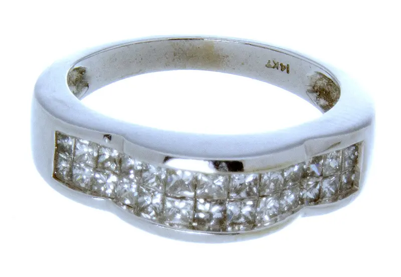 Invisible-Set Diamond Band Ring – 1.50Ct Total Weight 1