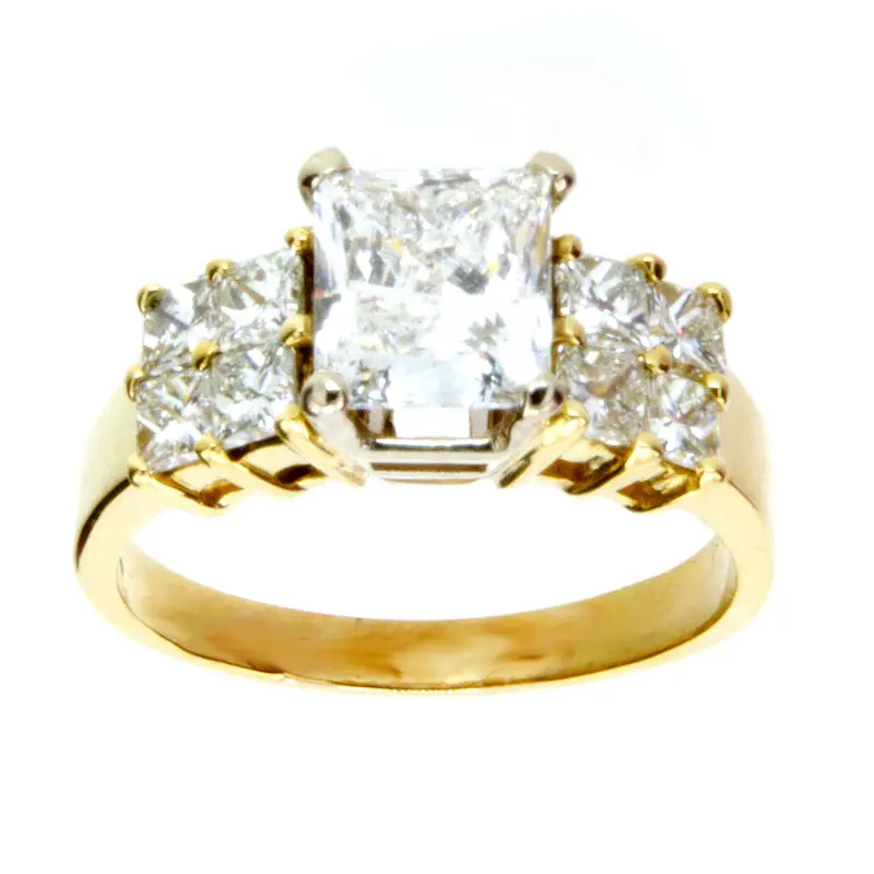 Luxury Radiant-Cut Diamond Ring – 3.27 Carat Statement Piece 1