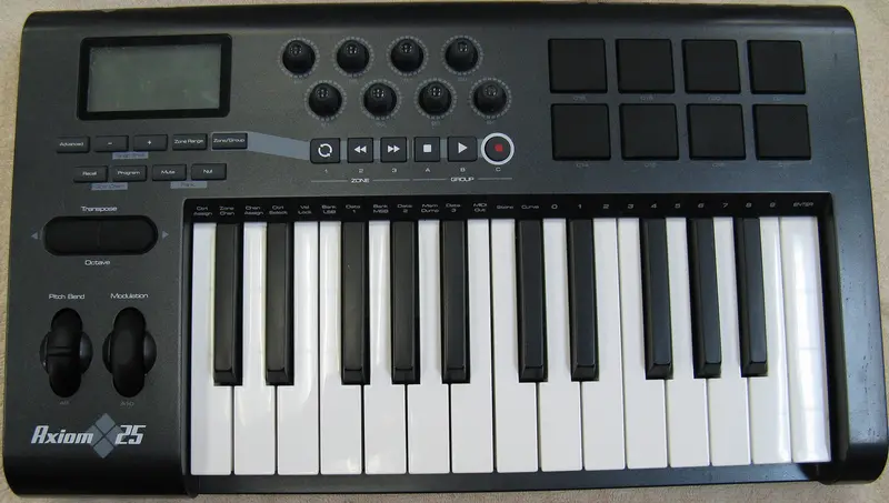 M-Audio Axiom 25-Key Usb Midi Keyboard Controller 1