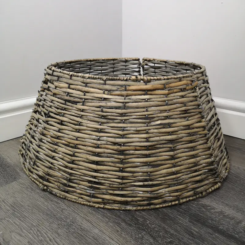 Medium Natural Wicker Tree Skirt – 40Cm/58Cm Willow Rattan Design By Samuel Alexander 1