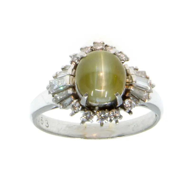 Platinum Chrysoberyl Cat'S Eye Ring Featuring 3.33 Carats And Accent Diamonds 1