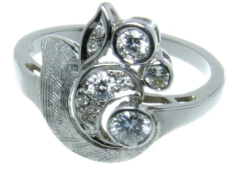 Vintage 1950S Floral-Design Diamond Cocktail Ring 1